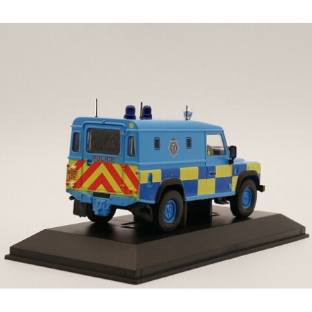 Land Rover Defender Sussex British Police car 1-43 by Atlas