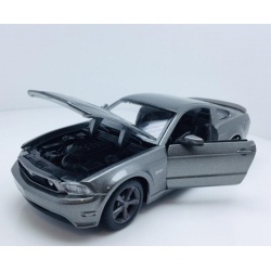 FORD MUSTANG GT 2006 IN 1-24 SCALE BY MAISTO SPECIAL EDITION