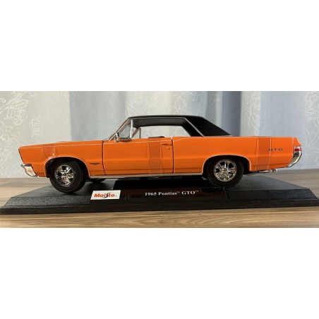 ماکت ماشین  پونتیاک  Pontiac GTO Hurst 1965 by Maisto 31885