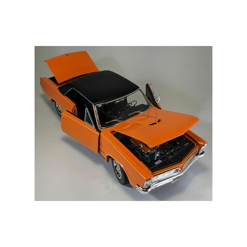 ماکت ماشین  پونتیاک  Pontiac GTO Hurst 1965 by Maisto 31885