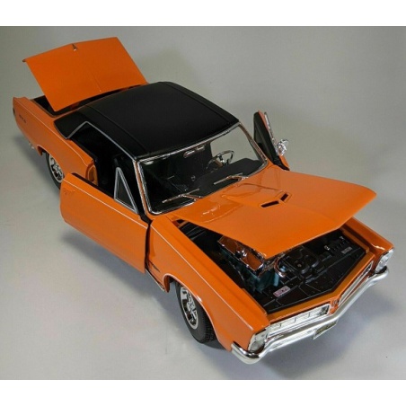 ماکت ماشین  پونتیاک  Pontiac GTO Hurst 1965 by Maisto 31885
