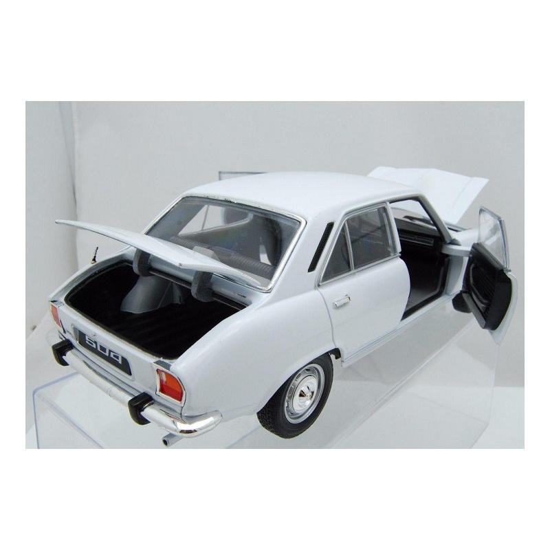 Peugeot 504 Saloon 1975  by Welly