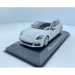 Porsche Paramera 4 ehybrid