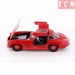 ماکت ماشین مرسدس بنز 1/24...