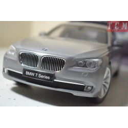 ماکت ماشین بی ام و BMW 750...